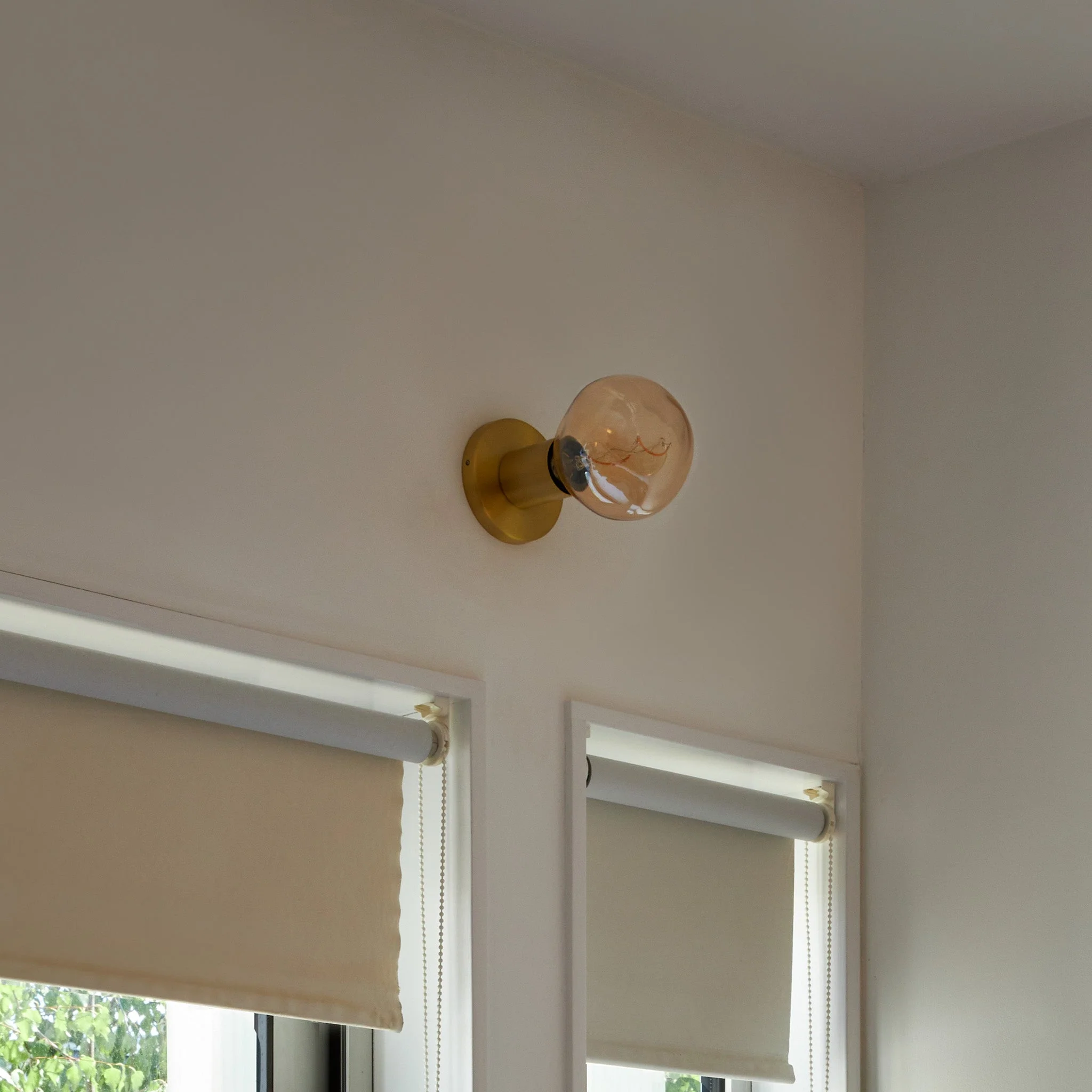 Lochan Wall Light in Brass + Voronoi I - Image 3