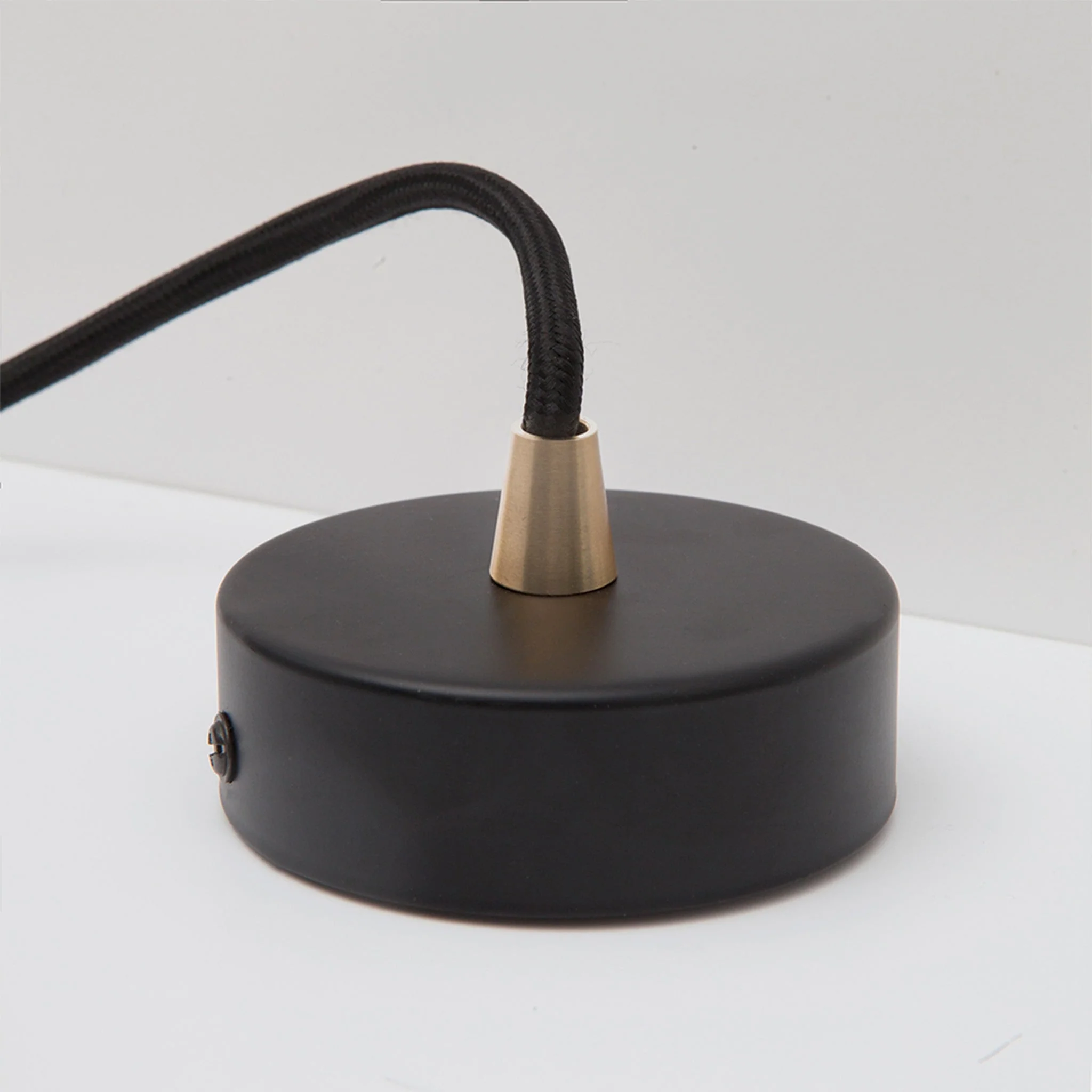 Oblo Pendant Light in Brass - Image 6