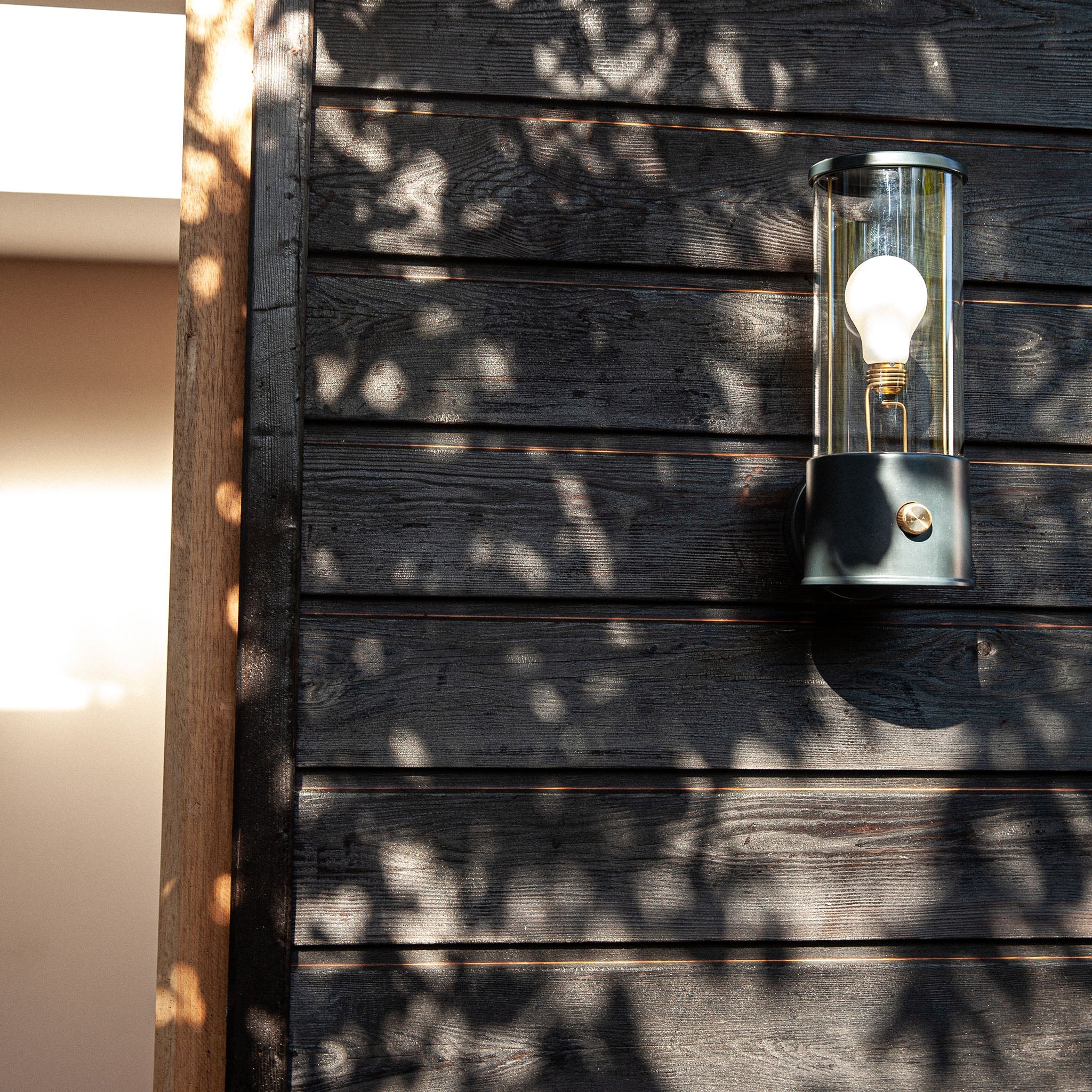 The Muse Wall Light in Hackles Black - Image 9